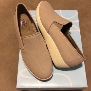 (NEW) LIFE STRIDE NATURAL TAN KHAKI SHOE